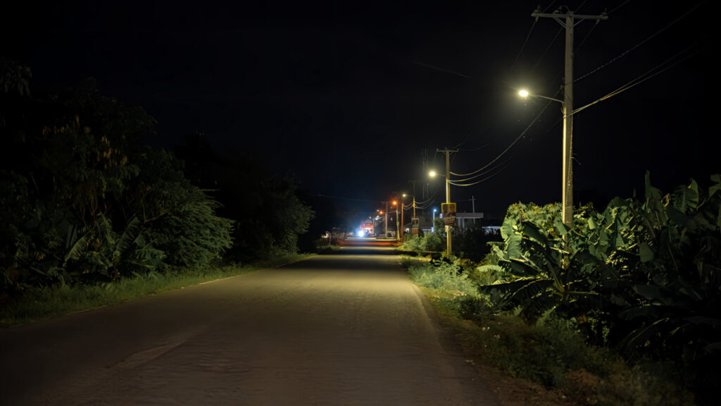 image-1-1024x576 Edesur ilumina cuatro comunidades en Azua en beneficio para más de 700 familias