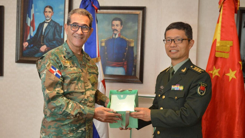 image-1024x576 Presentan al ministro Defensa dominicano el primer agregado de Defensa de la República Popular China en la RD
