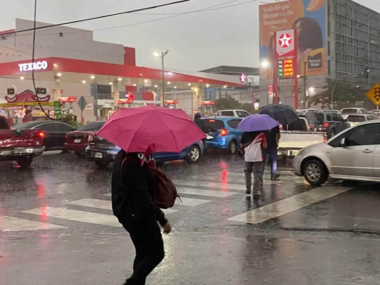 COE-alerta-reportan-inundaciones-lluvias-rafagas-de-viento-5-900x675